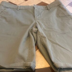 Loft shorts Size 8 Army Green